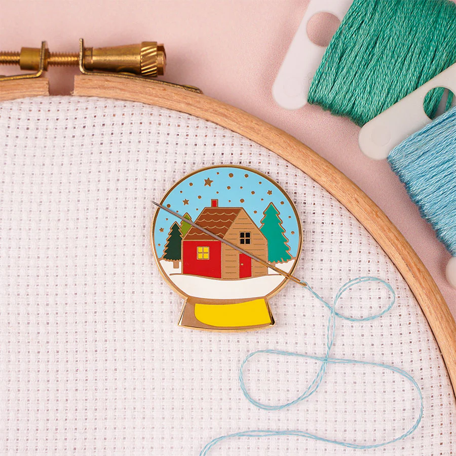 Christmas-Themed Cross Stitch Kits & Accessories